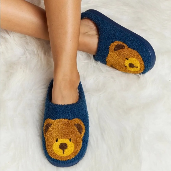Cozy Teddy Bear Print Plush Slide Slippers - Picture 4 of 14